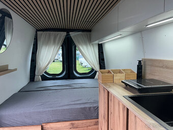 Cestovní obytná dodávka Iveco 2.3 L2H2, rok 2017 - 9