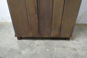 Malovaná kredenc - 9