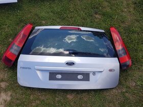 Ford Fiesta 1.4i - bez koroze - díly z vozu - 9