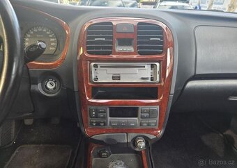 Hyundai Sonata 2.0-po kroupách,jinak TOP stav1 - 9