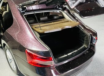 Škoda Superb 1:18 - 9