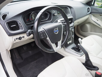 Volvo V40 2.0 D3 5ti válec, původ ČR - 9