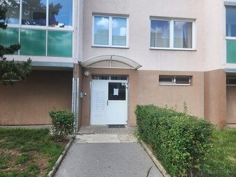Prodej bytu 4+1, 86 m², DV, Janov – nejlepší dům v lokalitě - 9
