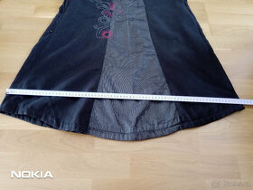 Dámské šaty černé aplikace kytky - 9