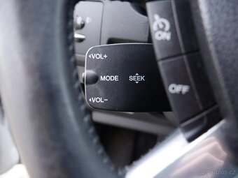 Ford Kuga 2.0 TDCi , 100 kW nafta, 2010 - 9