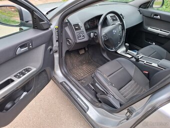 Volvo V 50 2.0 Diesel 100kw Kombi Automat Klima/Na opravu//. - 9