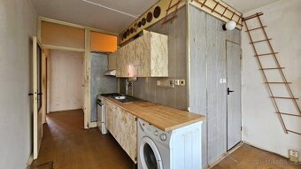 Prodej bytu 2+1+L, DV, ul. Školní pěšina - 9