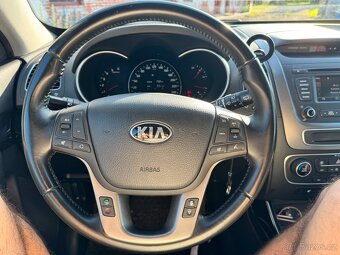 Kia Sorento 2.2CRDi 145kW, najeto 132000km, manuál - 9