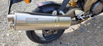 Aprilia Tuono 1000R - 9