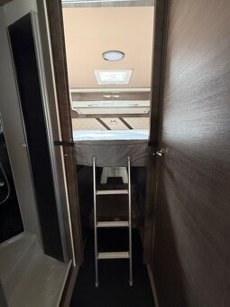 Karavan McLouis MC4 870 – TOP STAV Jen 2 600 km, luxusní vý - 9