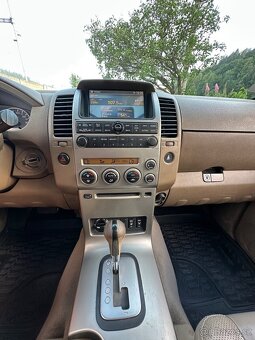 Nissan Pathfinder 2005, 2.5L, 128kW, 4x4, 7-miestne SUV - 9