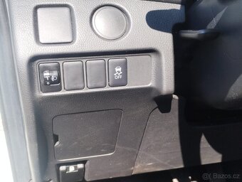 Mitsubishi L 200 - 9