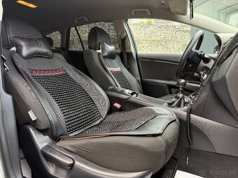 Toyota Avensis 2.2 2010 - 9