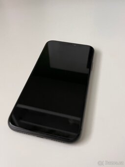 Černý iPhone 11, 128 GB - 9