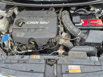 Kia Ceed combi 1.6 CRDi 94kW rok 2013 - 9