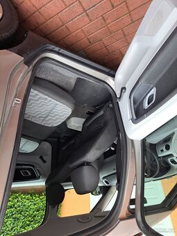 Škoda Roomster 1,4 16V - 9