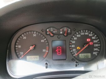 Volkswagen Golf IV 1.9 tdi - 9