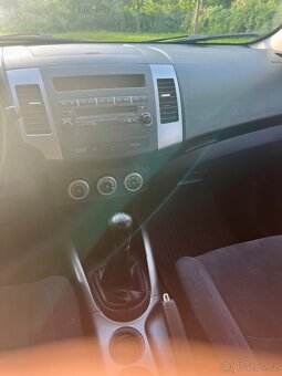 Mitsubishi Outlander 2.4 benzín - 9