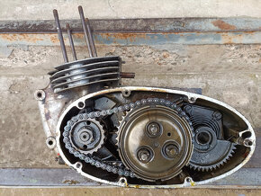 nádrž motor polomotor 125 175 jawa upravený rám drobné díly - 9