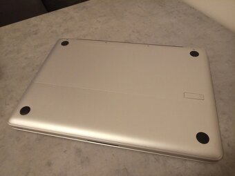 Apple MacBook (13-inch, Late 2008) 2 GB Ram, 120 GB SSD - 9