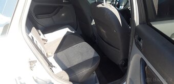 Ford Focus 2,0i 16V Carving 107 kw kombi - 9