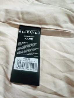 Reserved krásná luxusní moderní bunda s velkou kapucí - 9