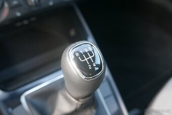 Škoda Fabia 1.0 MPI 59 kW M5° Selection - 9