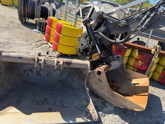 Pásový bagr Volvo EC 220 EL - 9