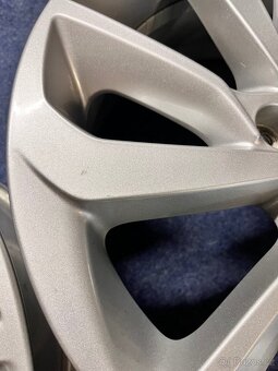 5x114,3 R17 Originál Hyunda Tucson Alu disky - 9