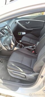 Hyundai i30 combi,1.6 ,83 000 najetokoupeno nové v CZ - 9