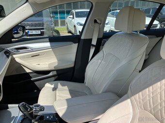 BMW 530I xDrive - 9