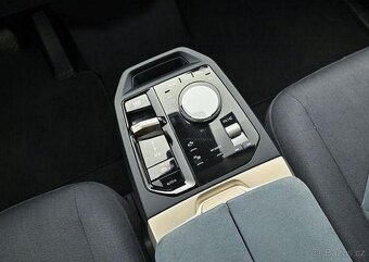 BMW iX XDRIVE 40 Připravujeme - 9