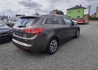 Kia Cee´d 1.6 nafta manuál 100 kw - 9