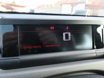 Citroën C4 Cactus 1.2i PureTech 82 Feel Edition CZ málo km - 9
