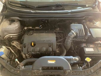 KIA Ceed 1.4 benzín - 9