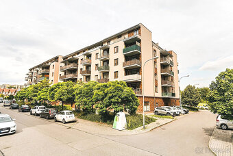 PRODÁM KRYTÉ  GARÁŽOVÉ STÁNÍ -  Brno, U Leskavy - 9