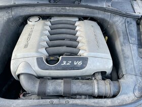 Prodám Porsche Cayenne r.v. 2004 s motorem 3.2i V6, 184kw - 9