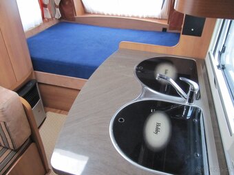 Prodám karavan Hobby 400 sf,r.v.2010 + mover + předstan. - 9