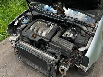 Volkswagen Golf 5 1.9TDI 77Kw - 9