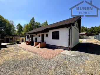 Dva RD s krytým stáním, kolnou a zahradou 2155 m2 - Rozvadov - 9