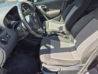 VW Polo 1,2 tsi 66 kw 2012 5xdveře - 9