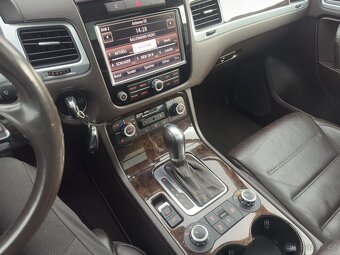 Volkswagen Touareg, 3.0 V6, highline, vzduch, pano - 9
