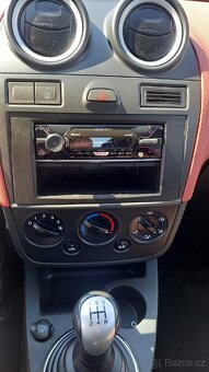 Ford fiesta 1.3i R.v.2006 - 9