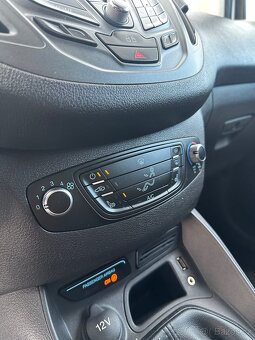 Ford Transit Courier 1.6TDCI - 9