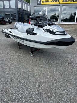Sea Doo GTX LTD 3-up 325hp iDF Audio modrá nebo bílá barva - 9