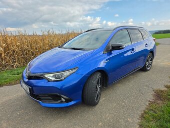 Toyota Auris Hybrid - 9