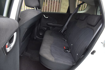 Honda Jazz 1.4i-VTEC 73kW, 1.majitel, SERVISKA, rok 2013 - 9