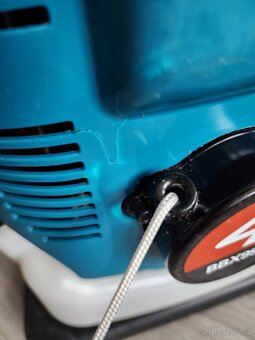 Benzínový zádový foukač listí BBX9900, 4T - 9