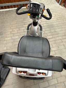 Elektrický invalidní skútr / vozík pro seniory - 9