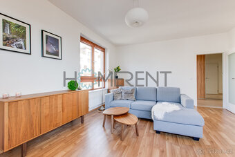 Pronájem bytu 2+kk (66m²) s balkonem a vlastním parkovacím s - 9